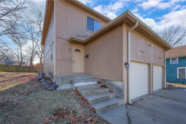 $275,000 | 507 Pawnee Street, Leavenworth, KS 66048