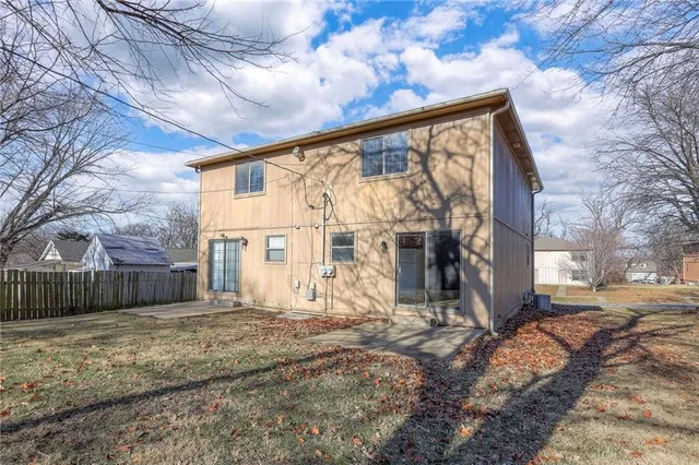 $275,000 | 507 Pawnee Street, Leavenworth, KS 66048