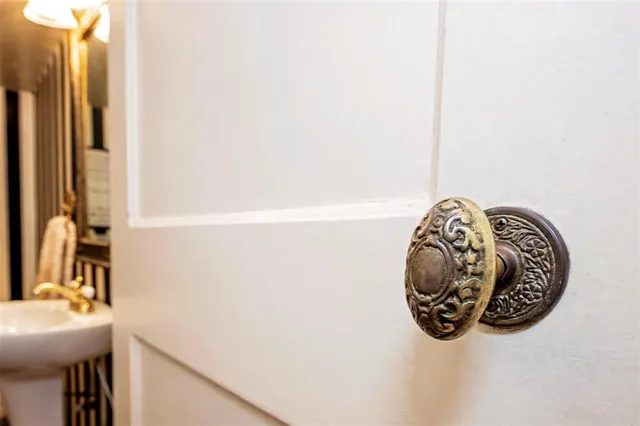 a view of utility room