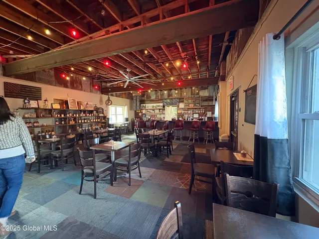 $399,000 | 3304 Amsterdam Road, Schenectady, NY 12302