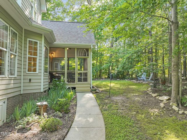 a view of a garden with tree