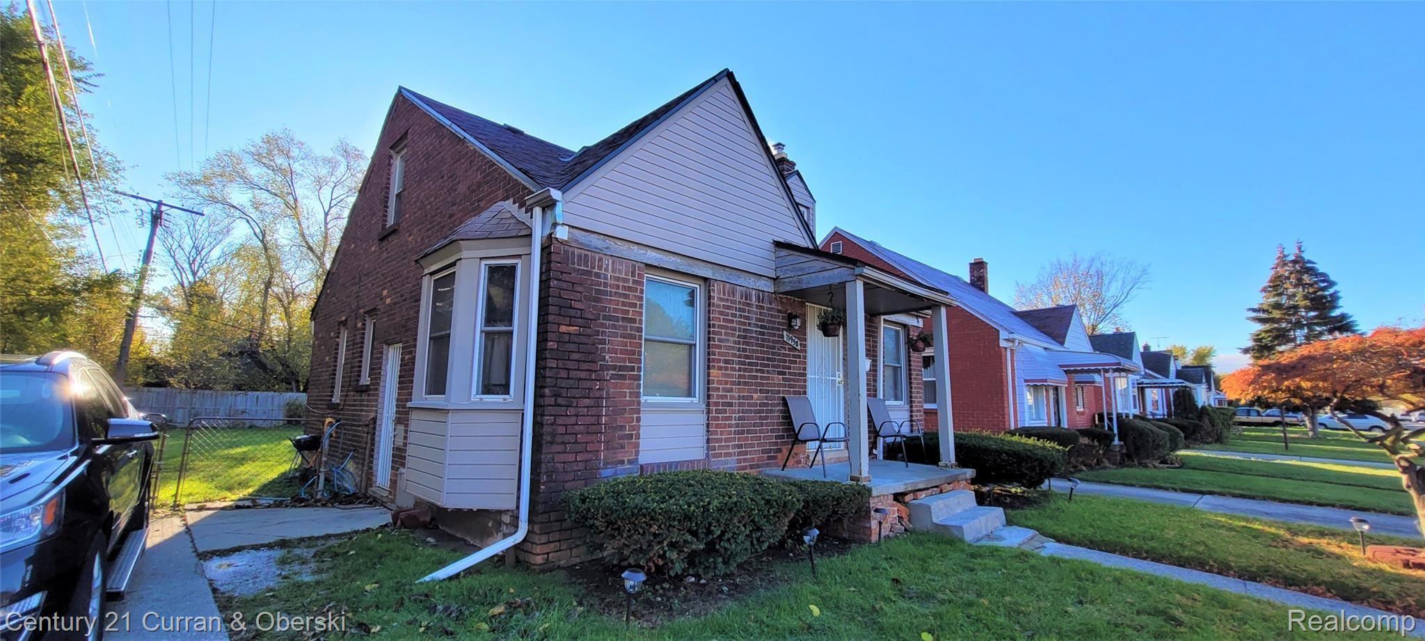 11958 Roxbury Street Detroit, MI 48224 - Photo 4 of 7 20211115_092112.jpg