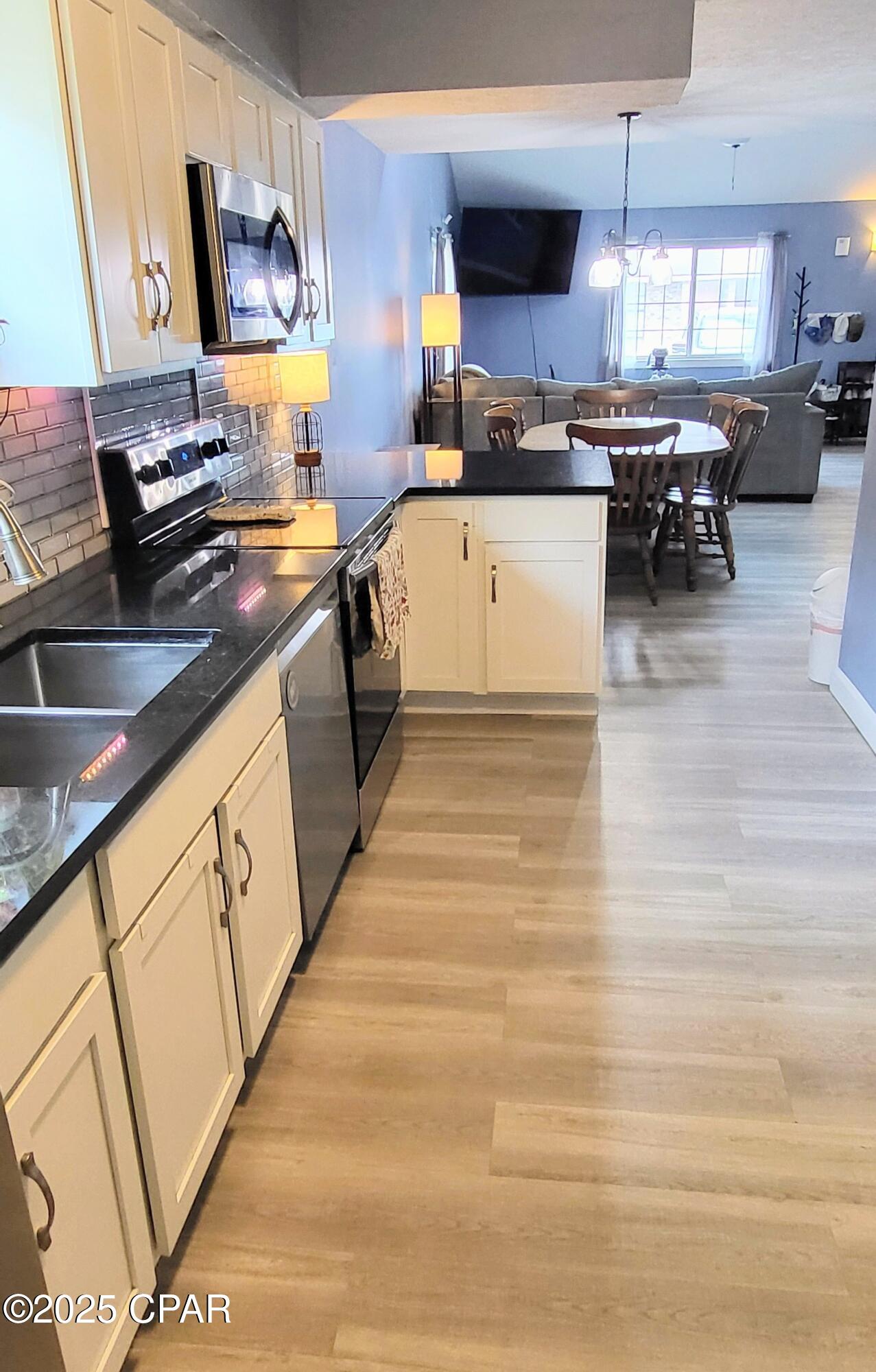 4040 Woodridge Road Panama City, FL 32405 - Photo 9 of 29 Gallery Image 9