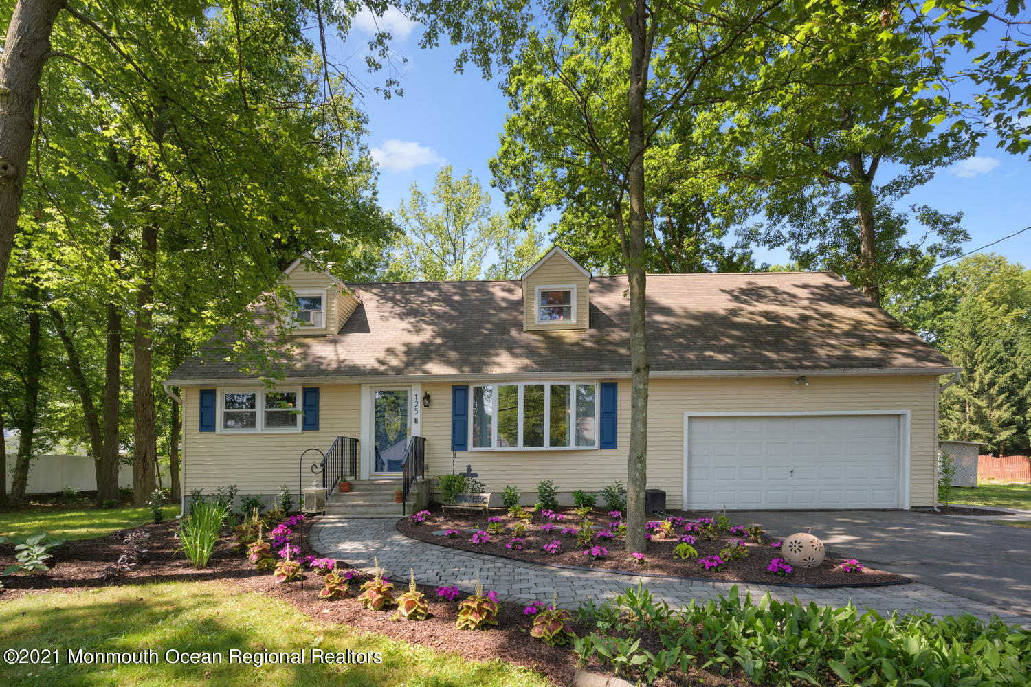125 Hickory Corner Road East Windsor, NJ 08520 - Photo 1 of 22 125 Hickory Corner Rd East-large-003-008