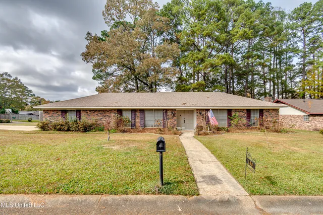 $262,900 | 100 Fairdale Place, Brandon, MS 39042