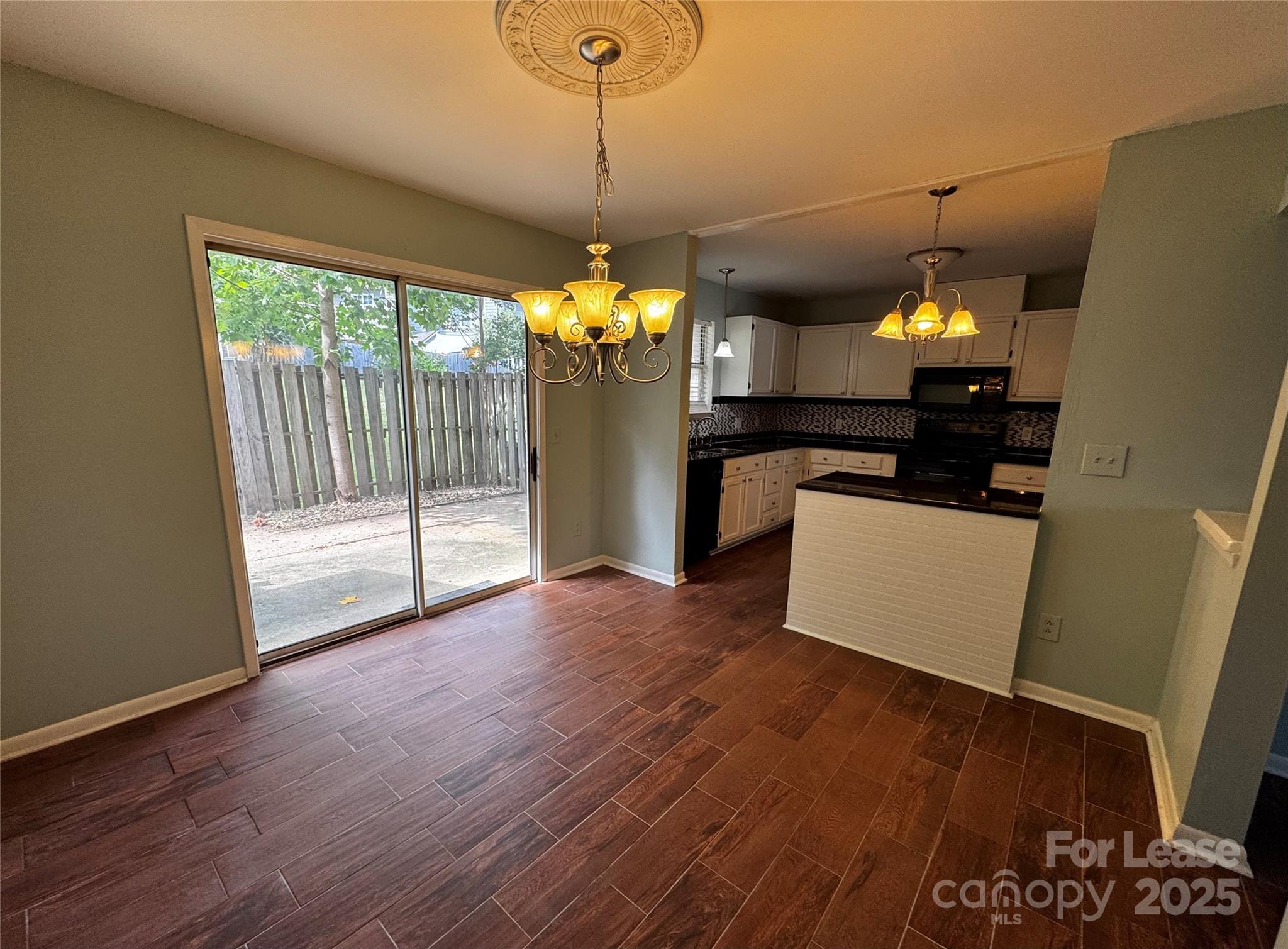 6048 Heath Valley Road Charlotte, NC 28210 - Photo 4 of 29