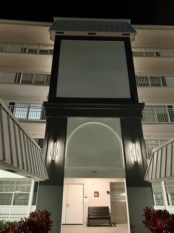 $2,900 | 300 John F Kennedy Drive, Unit PH8, Atlantis, FL 33462