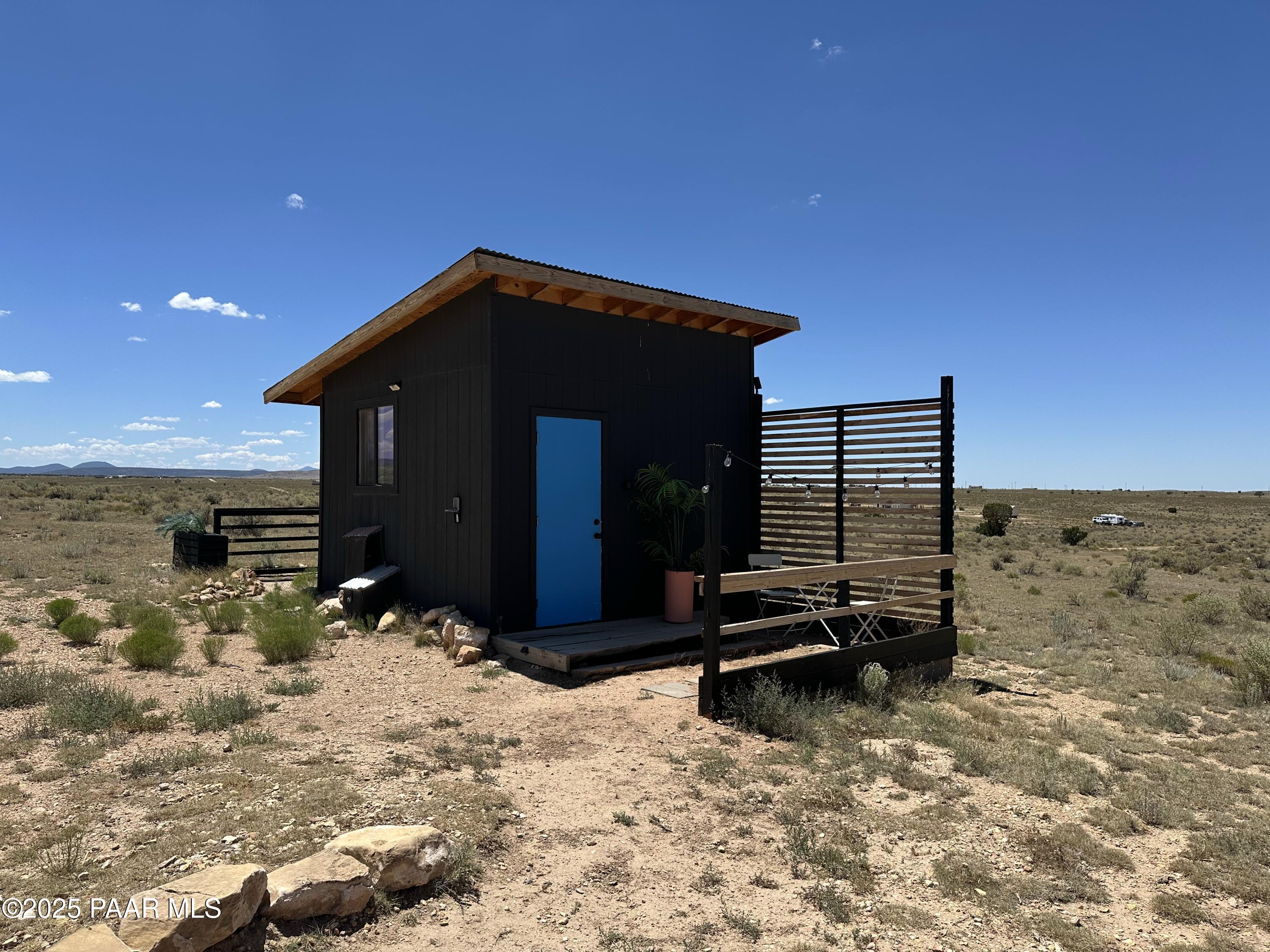 547 E Concho