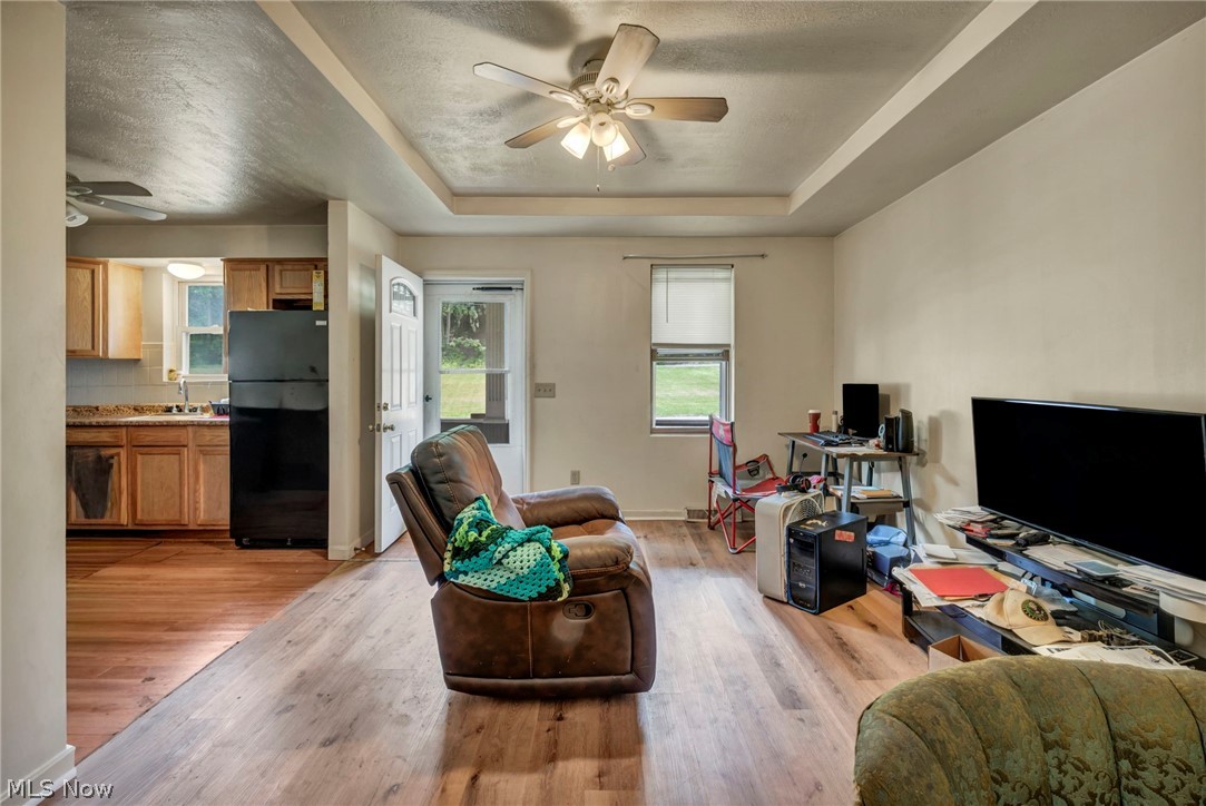 1206 Lawrence Road Northeast Canton, OH 44705 - Photo 4 of 26