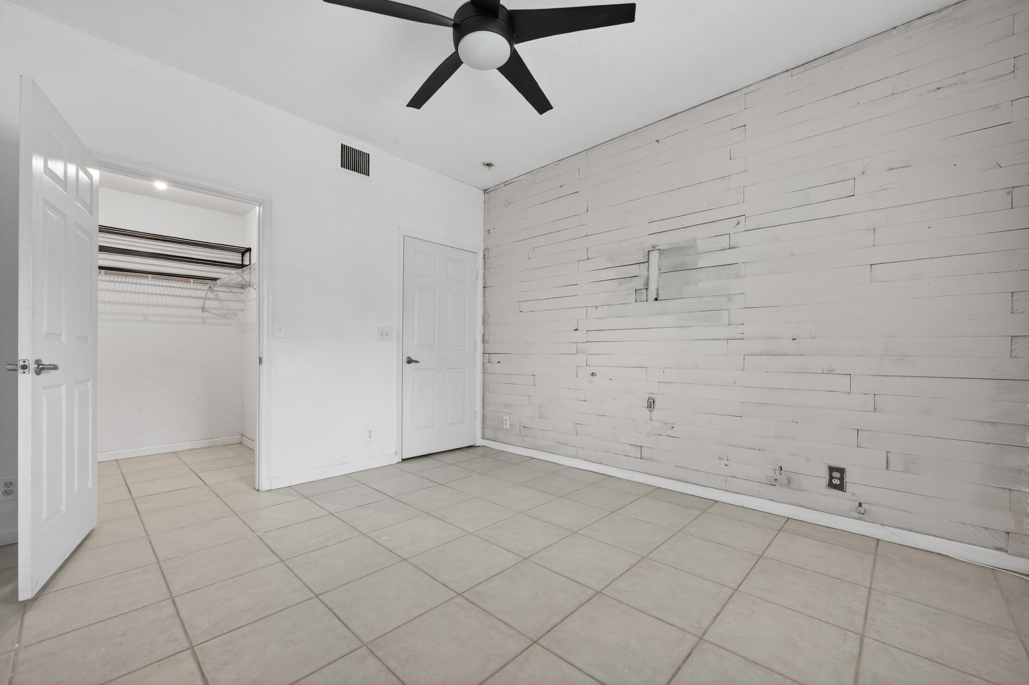 4902 Washington Street, Unit 4 Hollywood, FL 33021 - Photo 11 of 14 12 2
