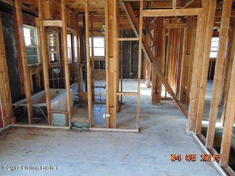 9003 Maple Road Louisville, KY 40228 - Photo 12 of 19 DSC02515