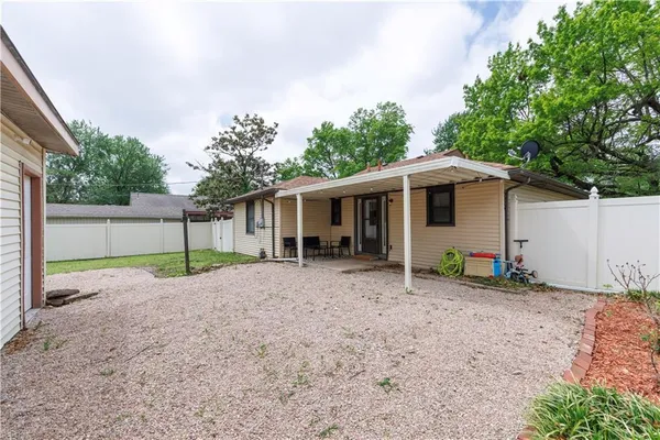 $135,000 | 1320 North 5th Street, Neodesha, KS 66757