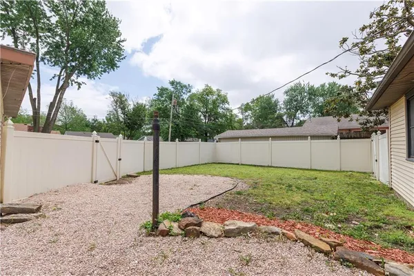 $135,000 | 1320 North 5th Street, Neodesha, KS 66757