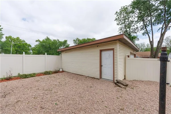 $135,000 | 1320 North 5th Street, Neodesha, KS 66757