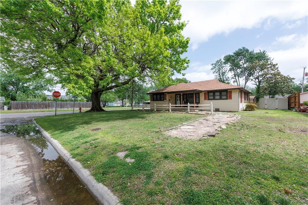 1320 North 5th Street Neodesha, KS 66757 - Photo 6 of 36