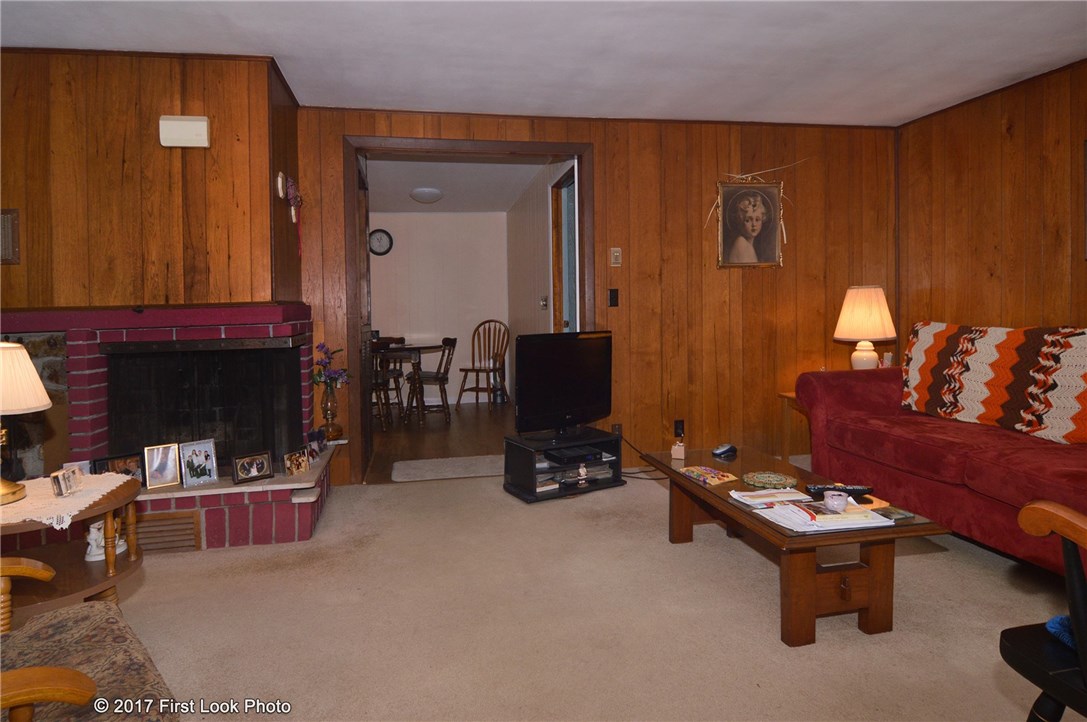 505 Rockland Road Scituate, RI 02857 - Photo 4 of 27