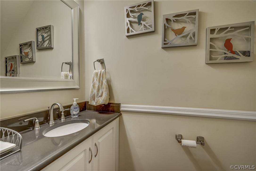 5913 Rosebay Forest Road Midlothian, VA 23112 - Photo 13 of 28 Half Bath with Chair Rail