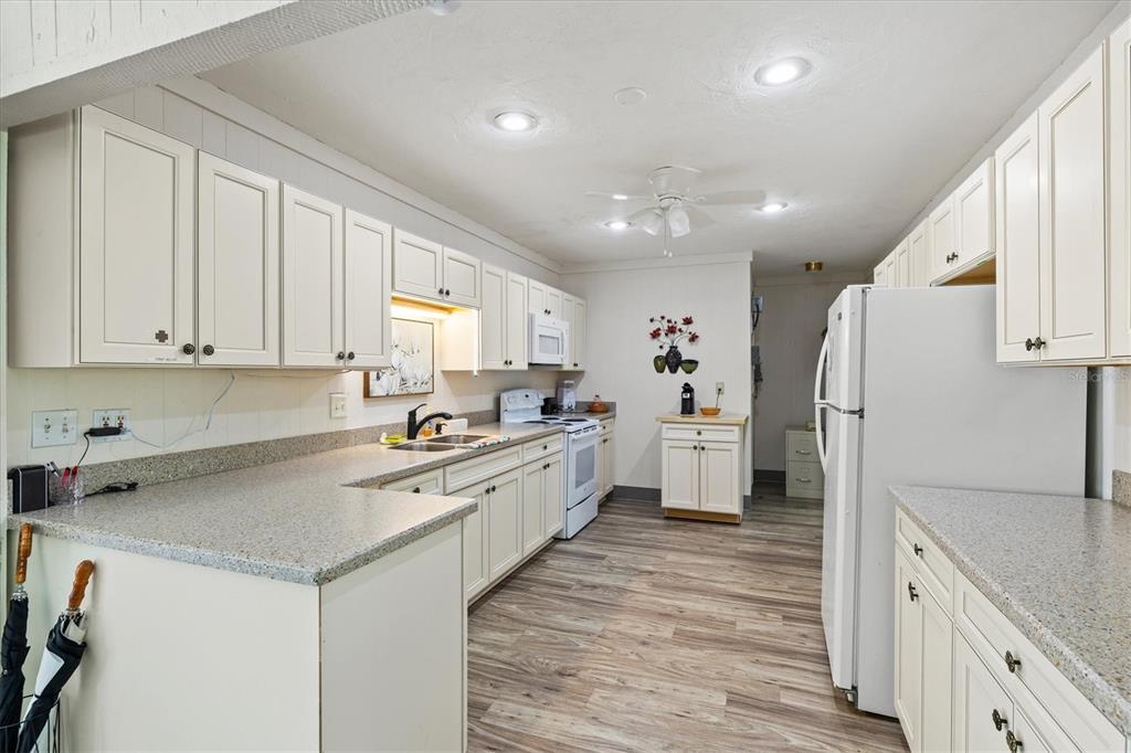 608 Pinebrook Crescent, Unit 8 Venice, FL 34285 - Photo 55 of 75