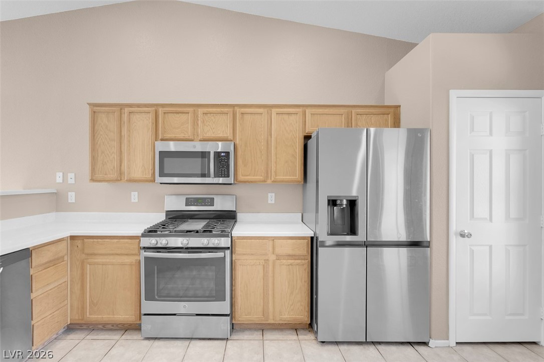 2007 Mountain Sunset Avenue North Las Vegas, NV 89031 - Photo 13 of 48