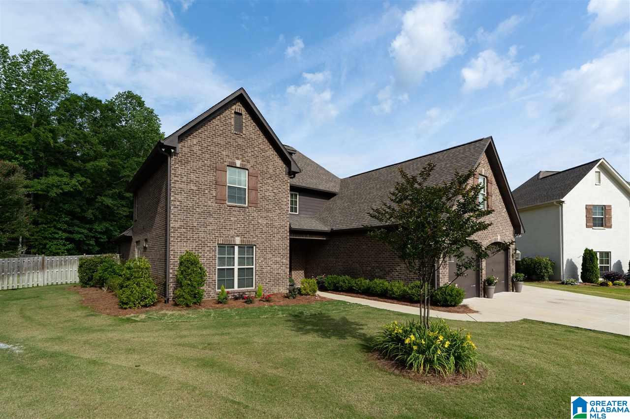 528 Kirkwall Circle Pelham, AL 35124 - Photo 2 of 44