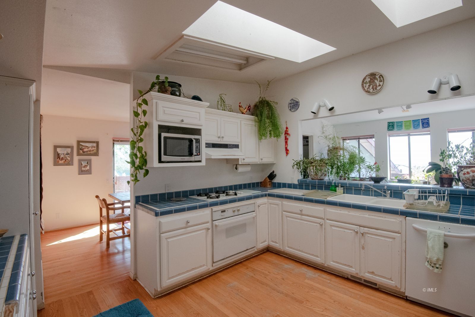 133 Summit Road Bishop, CA 93514 - Photo 8 of 21 Kitchen