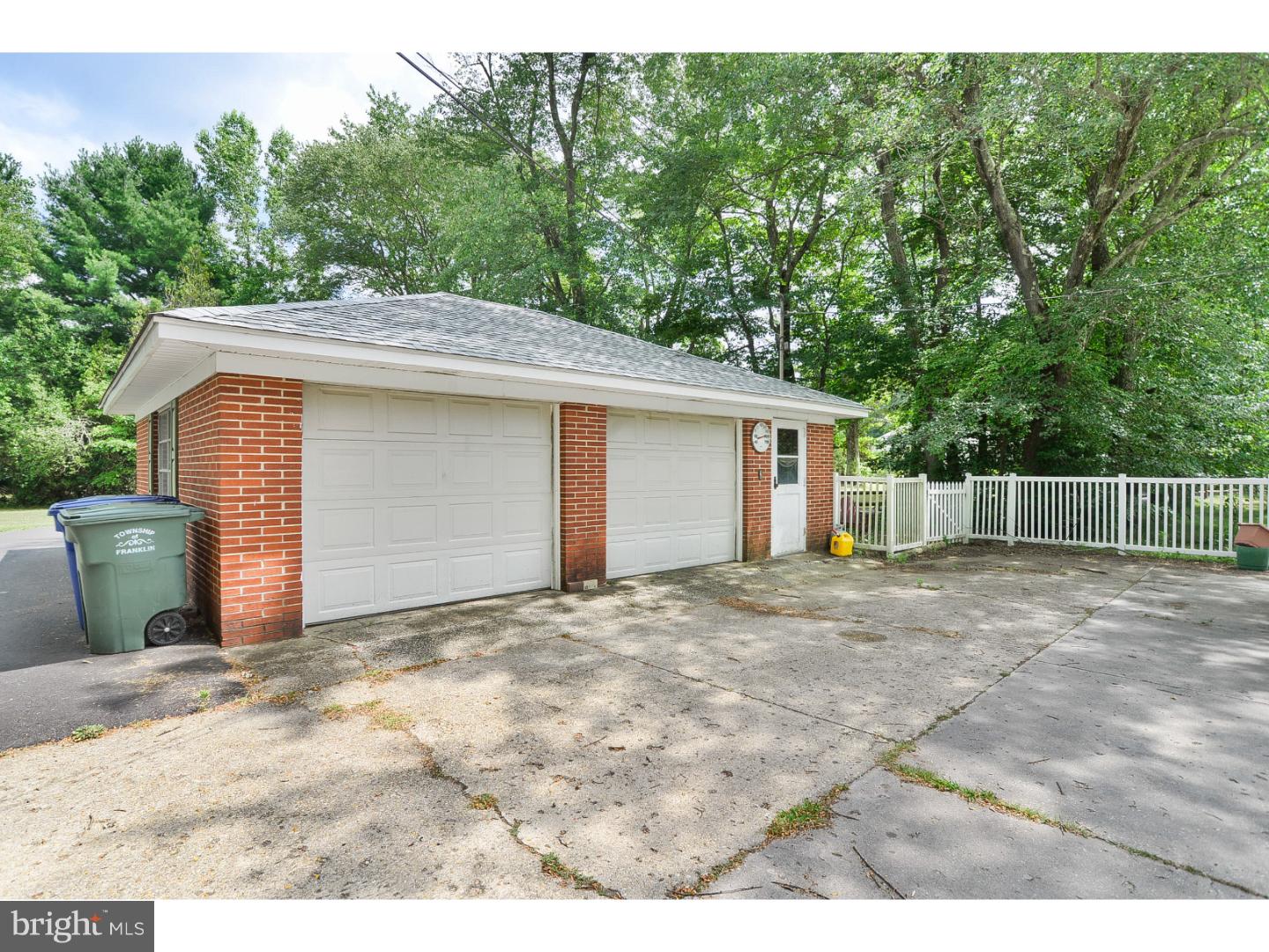 2140 Monroeville Road Monroeville, NJ 08343 - Photo 15 of 25 Garage