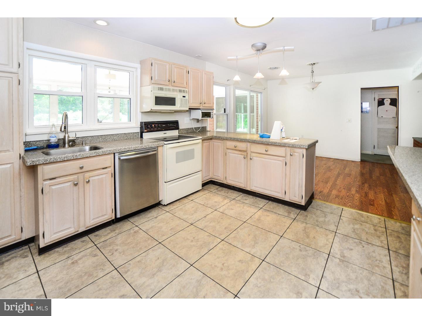 2140 Monroeville Road Monroeville, NJ 08343 - Photo 4 of 25 Kitchen