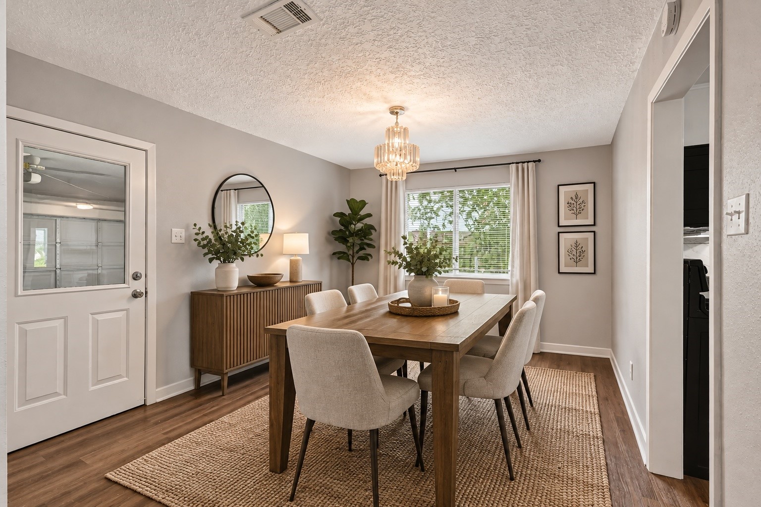10554 Quail Ridge Lane Sugar Land, TX 77498 - Photo 18 of 37 Formal dining area (virtual)