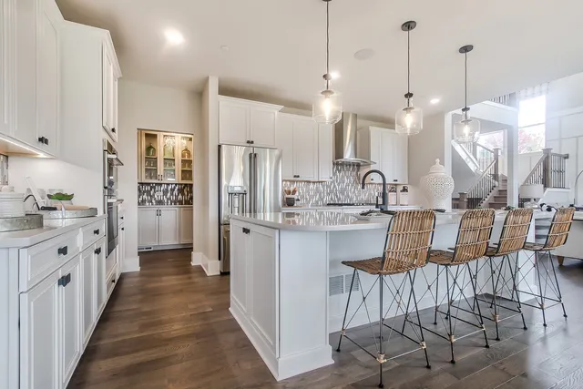 $1,314,490 | 170 39th Street, Downers Grove, IL 60515