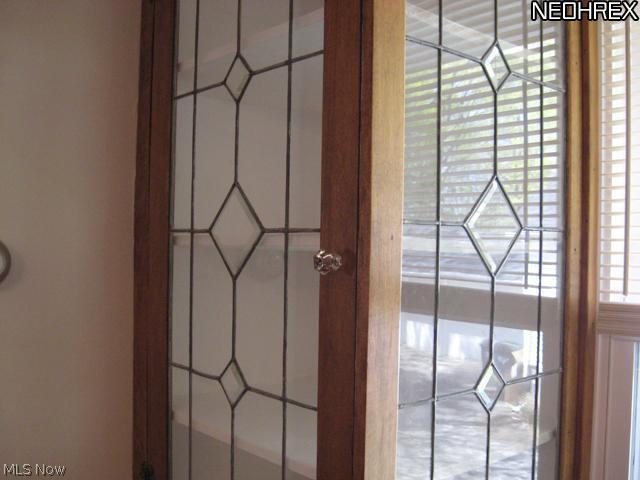 1091 Lander Road Cleveland, OH 44143 - Photo 4 of 24