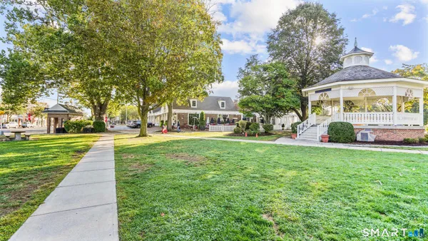 $8,000 | 107 Benson Place, Fairfield, CT 06824