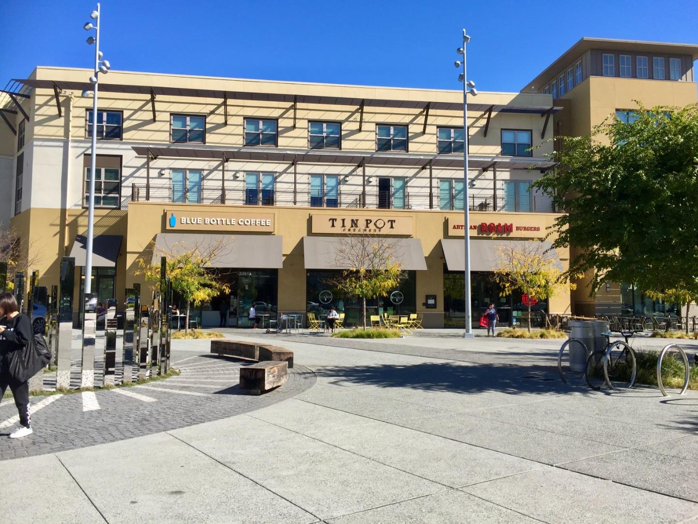 458 Landeros Drive San Mateo, CA 94403 - Photo 25 of 42 a view of street with building and traffic signal