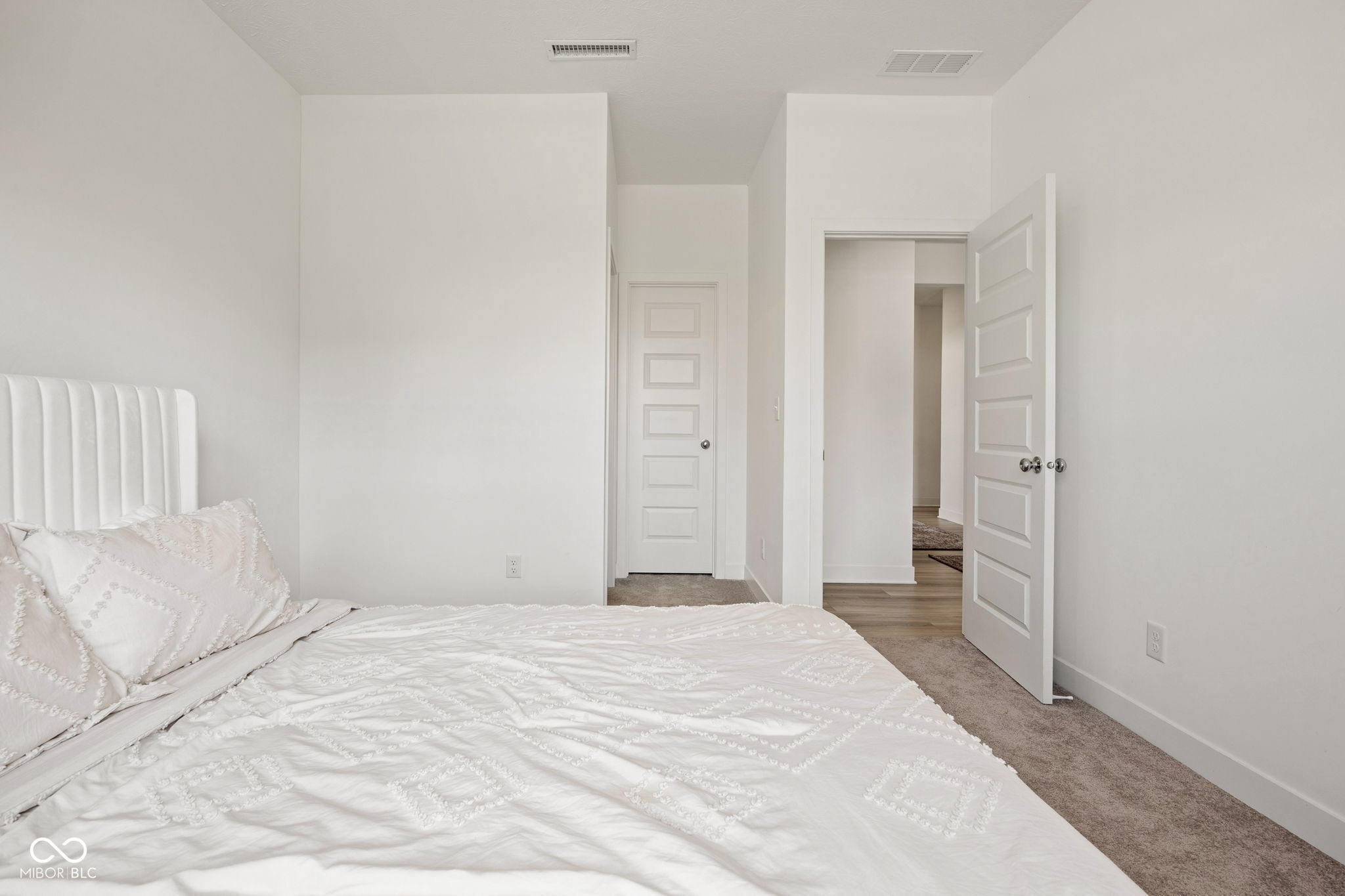 1355 Inverness Drive Avon, IN 46123 - Photo 6 of 50