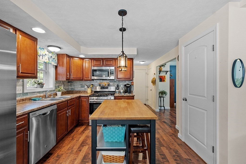 93 North Common Road Westminster, MA 01473 - Photo 16 of 37