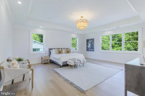 $2,500,000 | 6301 Phyllis Lane, Bethesda, MD 20817