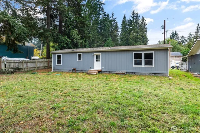$417,000 | 7895 San Juan Avenue, Clinton, WA 98236