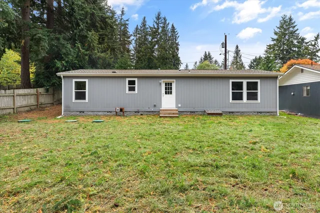 $417,000 | 7895 San Juan Avenue, Clinton, WA 98236