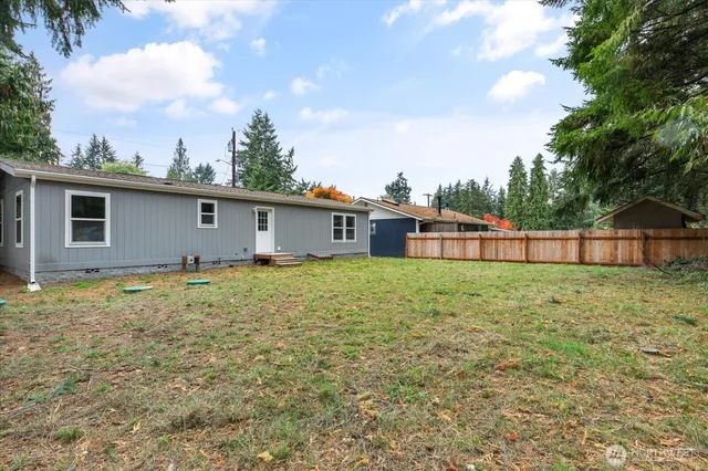 $417,000 | 7895 San Juan Avenue, Clinton, WA 98236