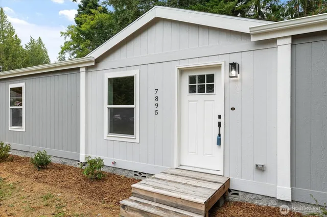 $417,000 | 7895 San Juan Avenue, Clinton, WA 98236