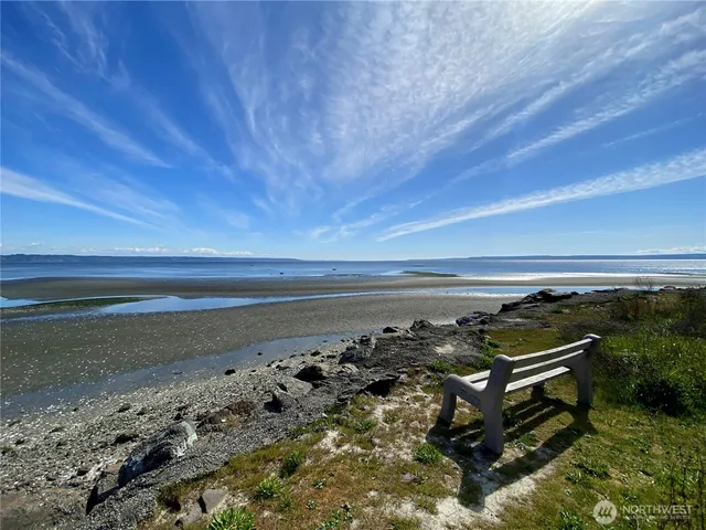 $417,000 | 7895 San Juan Avenue, Clinton, WA 98236