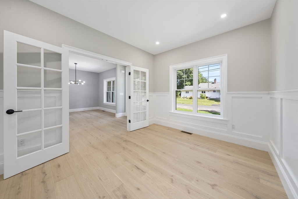 44 Harwood Road Natick, MA 01760 - Photo 5 of 24