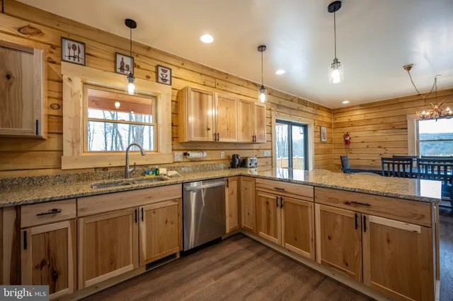 $999,500 | 44 Ridgeline Trail, McHenry, MD 21541