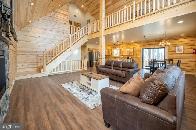 $999,500 | 44 Ridgeline Trail, McHenry, MD 21541