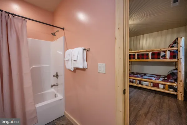 $999,500 | 44 Ridgeline Trail, McHenry, MD 21541