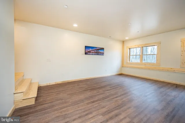 $999,500 | 44 Ridgeline Trail, McHenry, MD 21541