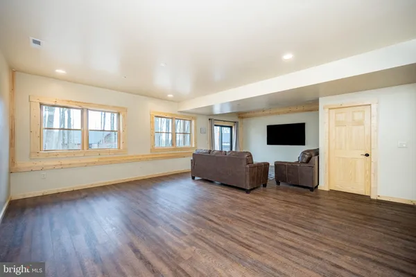 $999,500 | 44 Ridgeline Trail, McHenry, MD 21541