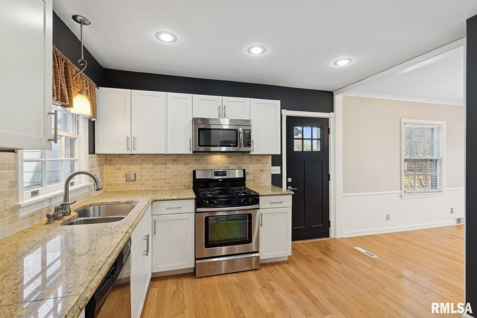 2204 Fairhaven Road Davenport, IA 52803 - Photo 10 of 27 Gallery Image 10