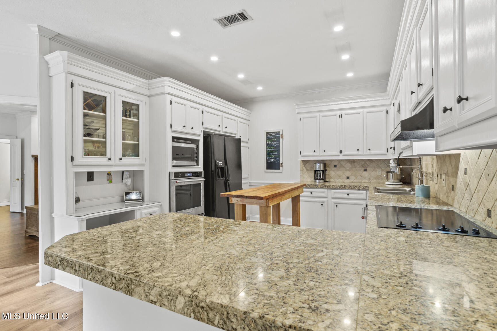 8 Charleston Avenue Clinton, MS 39056 - Photo 10 of 32 8 Charleston-10