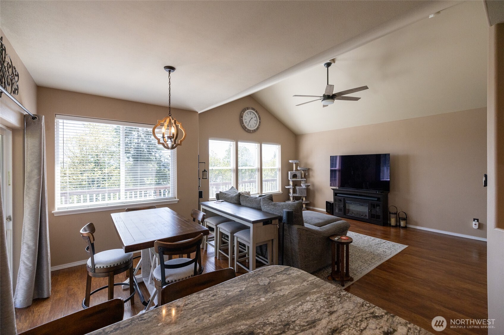 1895 Southeast Maple Drive Chehalis, WA 98532 - Photo 14 of 35 a view of a livingroom with furniture window and wooden floor