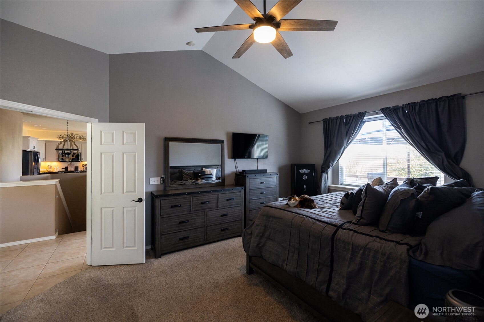1895 Southeast Maple Drive Chehalis, WA 98532 - Photo 15 of 35 a living room with furniture and a flat screen tv